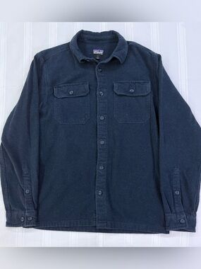 Patagonia Men’s Fjord Flannel Navy Blue Shirt (Size S/M)
